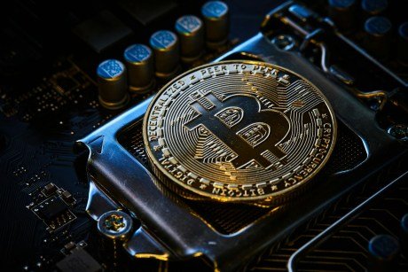 Bitcoin Could Peak Between $160,000 And $290,000 If These Historical Patterns Repeat – Report